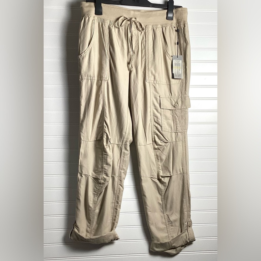 Tommy Hilfiger NWT Tan/ beige Capri Convertible  Pants Cotton & Viscose size M